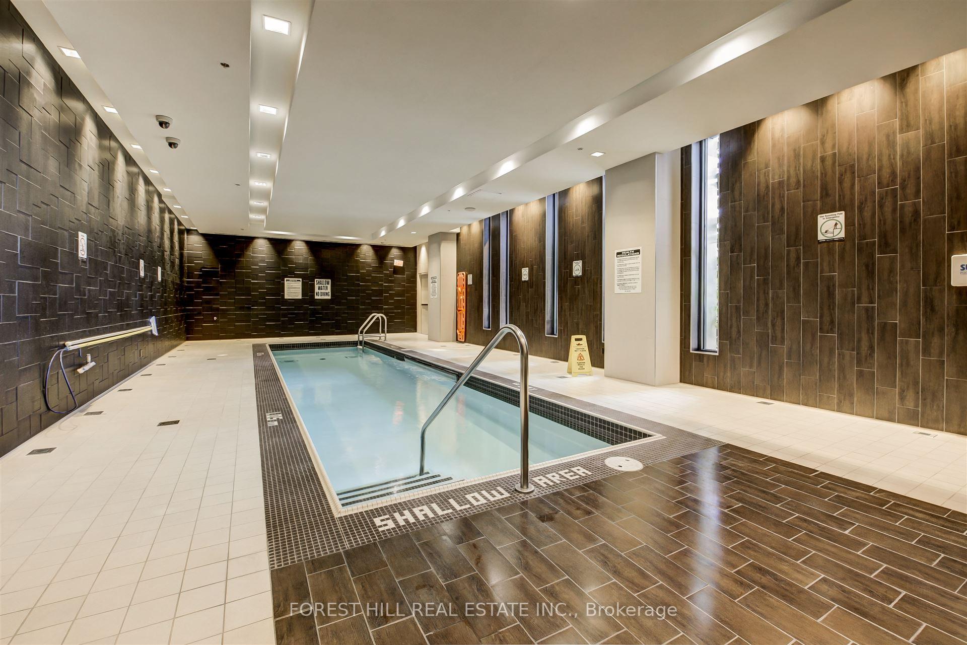 4 Bedrooms Condo at 35 Brian Peck, Toronto For sale