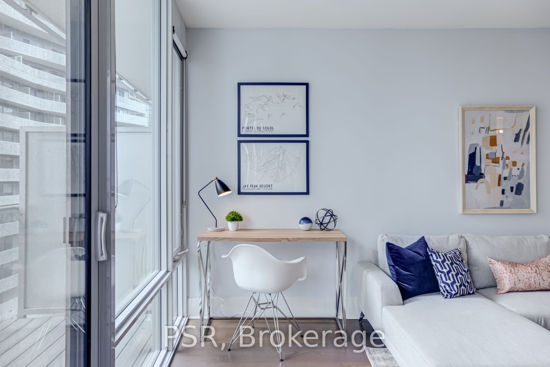 29 Queens Quay E, #627