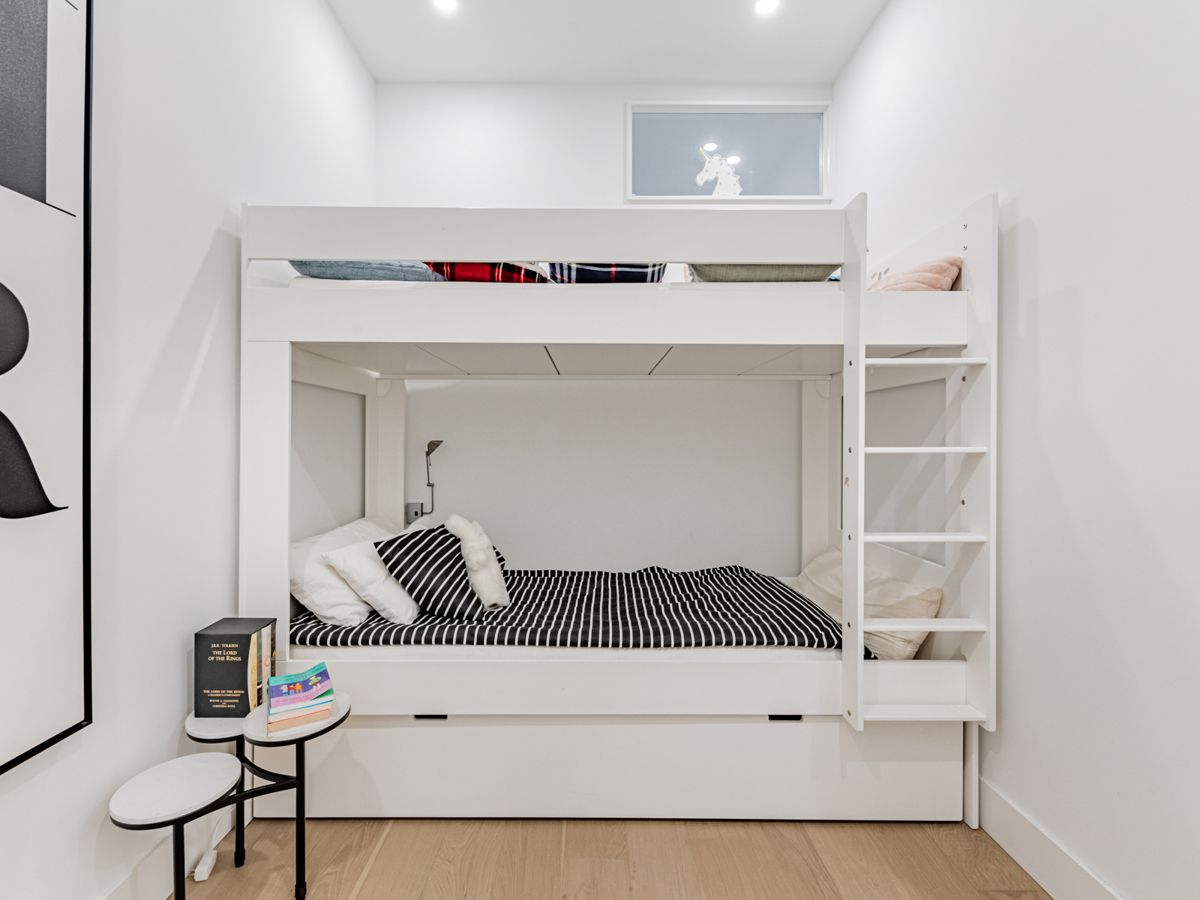 562 Eglinton Avenue E 202