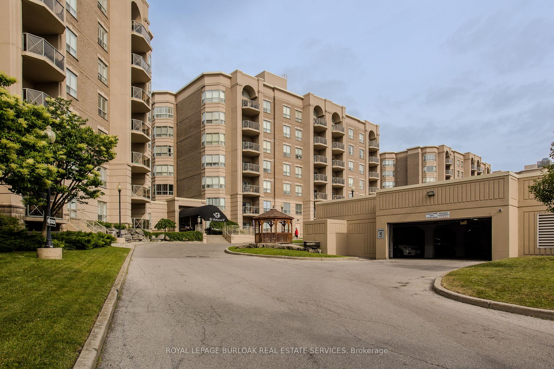 2 Bedrooms Condo at 2085 Amherst Heights, Burlington For sale