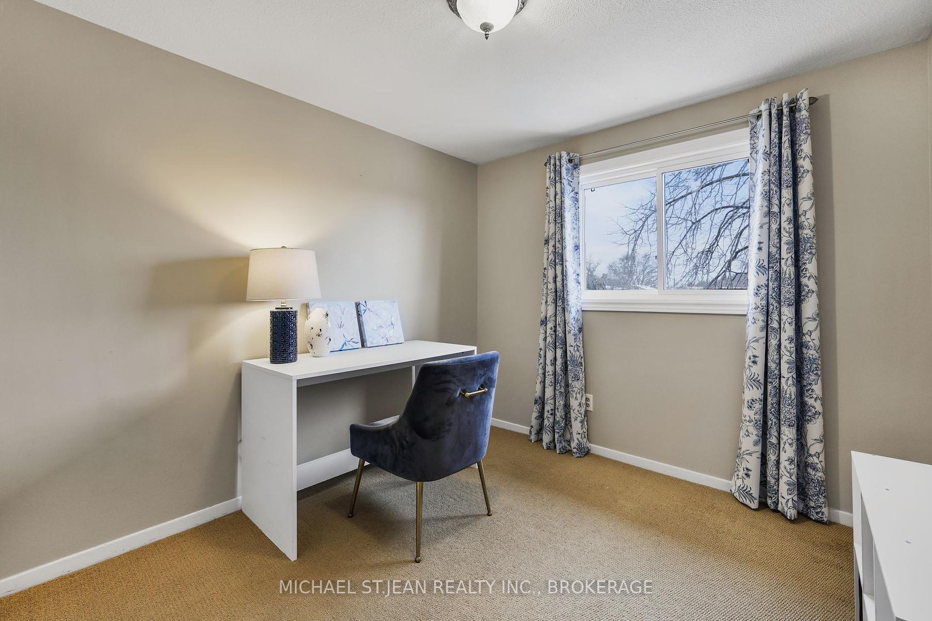 3 Bedrooms Condo at 1115 Paramount,  Hamilton For sale