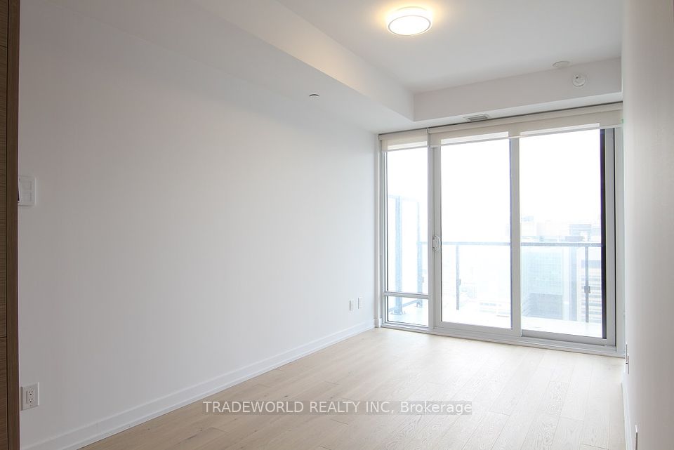 #2101 - 488 University Avenue, Toronto, ON M5G 0C1