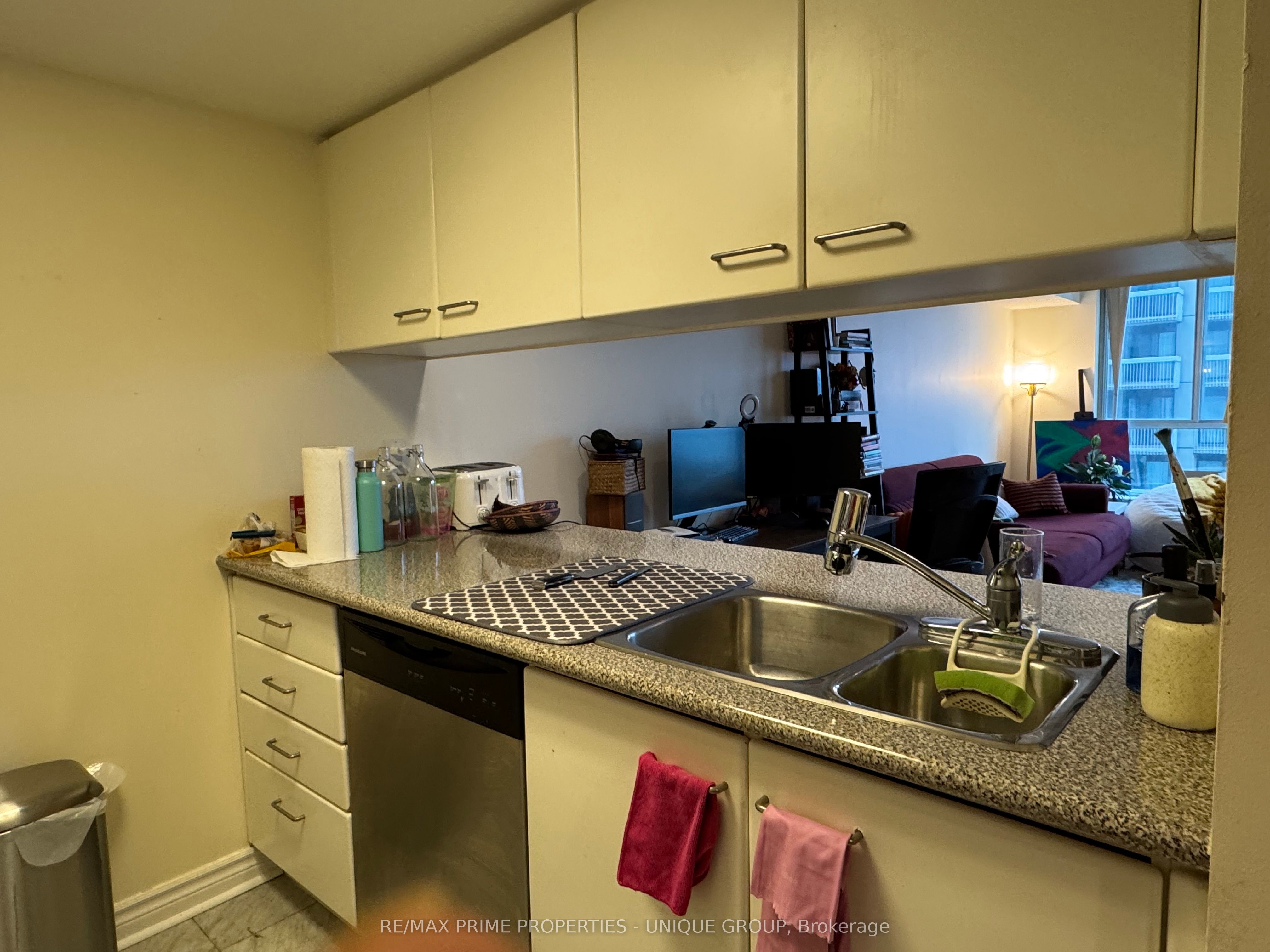 38 Elm Street, #1708