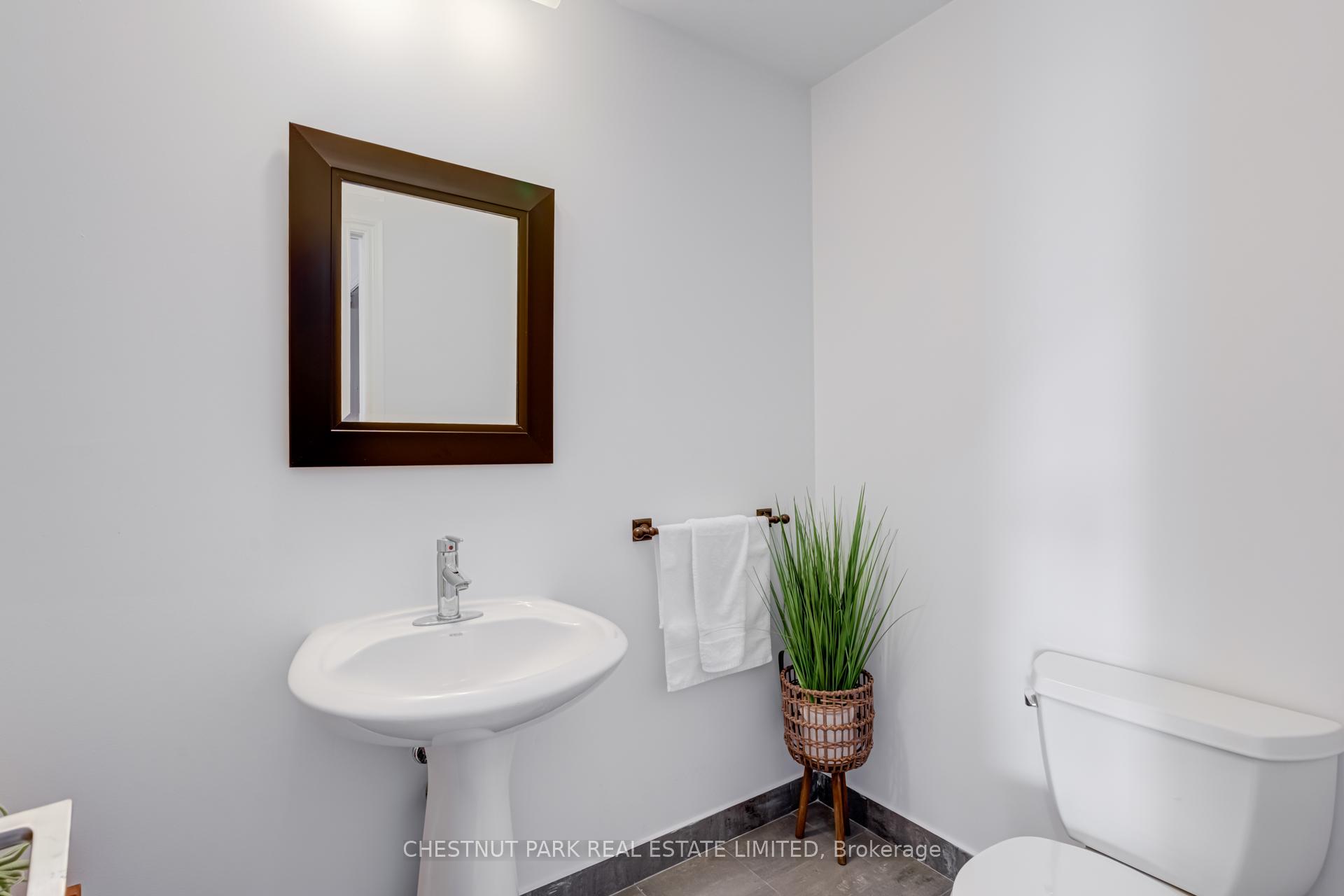 2 Bedrooms Condo at 736 Spadina, Toronto For sale