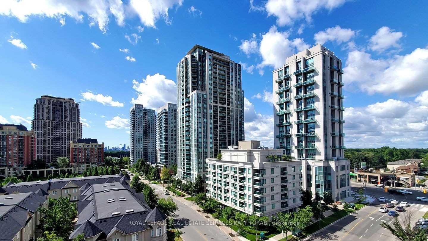 2 Bedrooms Condo at 28 Avondale, Toronto For sale