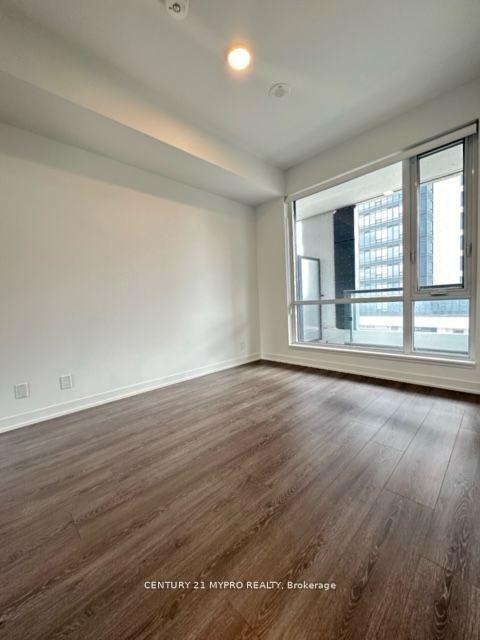1 Bedroom Condo at 7950 Bathurst,  Vaughan For sale