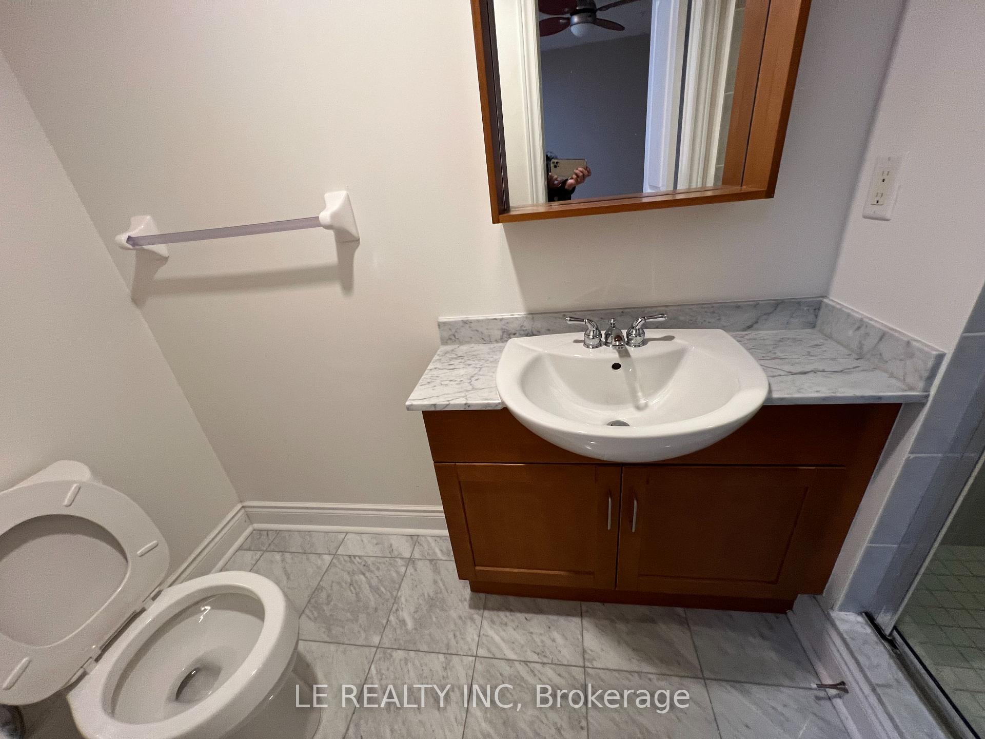 2 Bedrooms Condo at 70 Byng, Toronto For sale