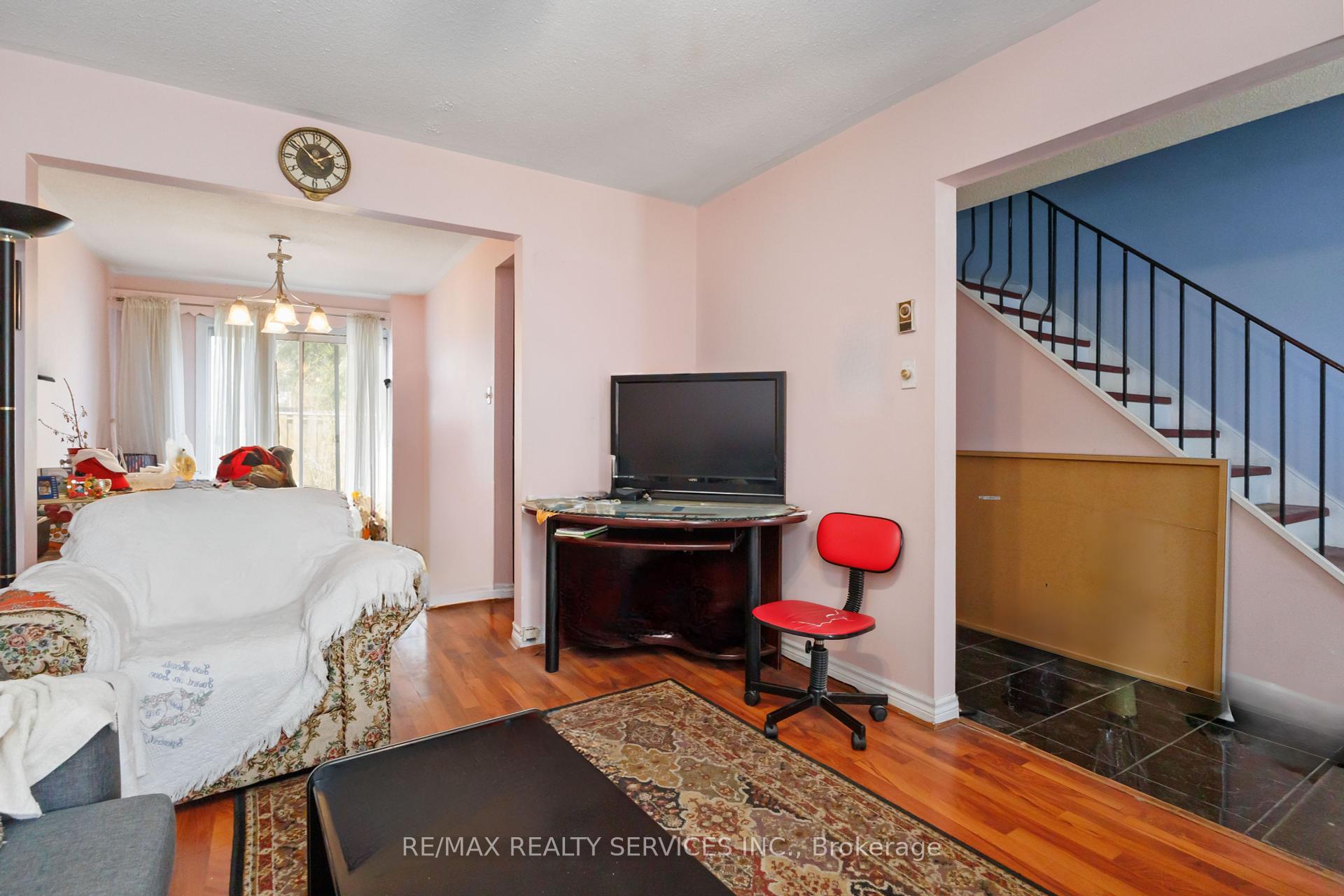 5 Bedrooms Condo at 2075 Warden,  Toronto For sale