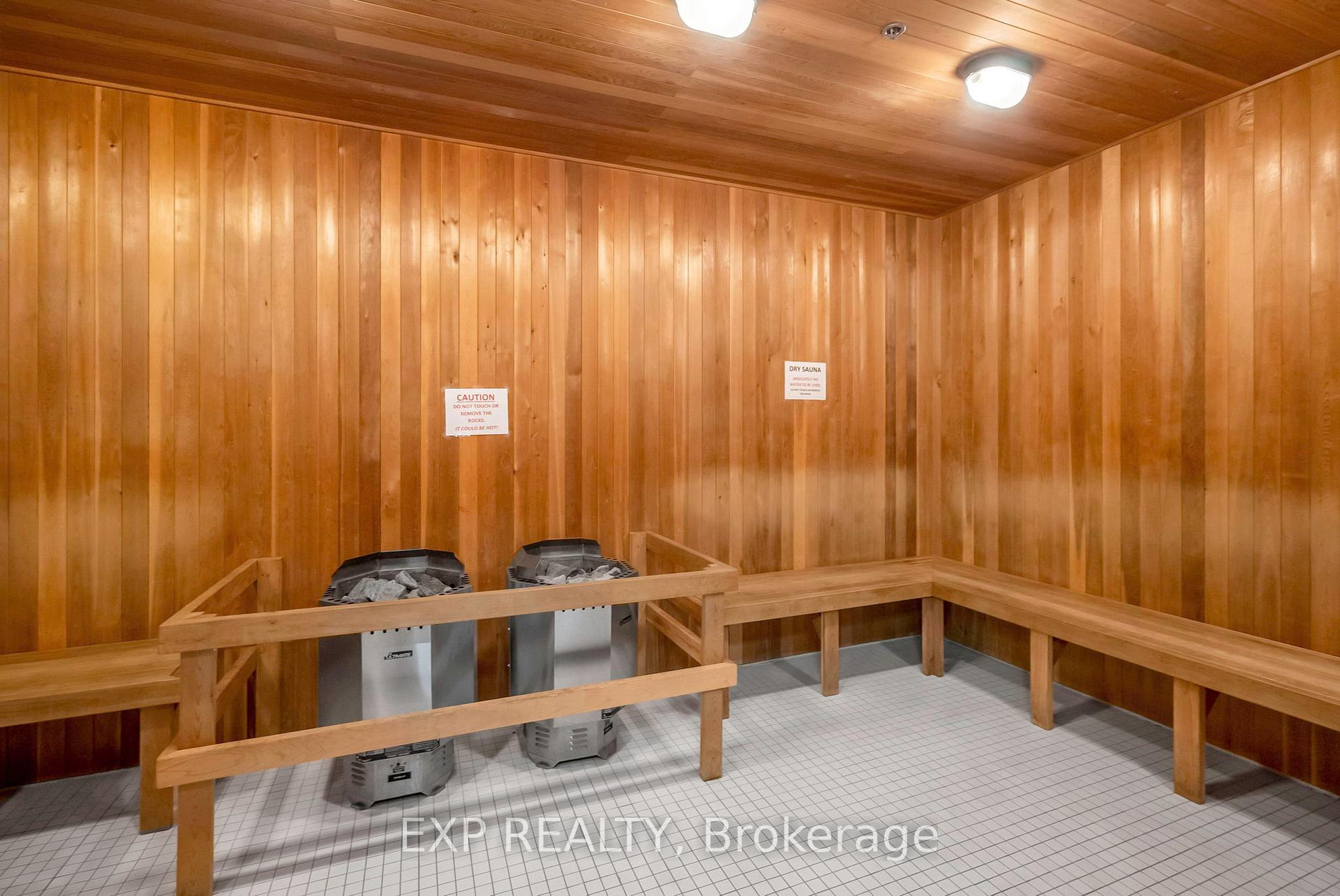 1 Bedroom Condo at 352 Front, Toronto For sale