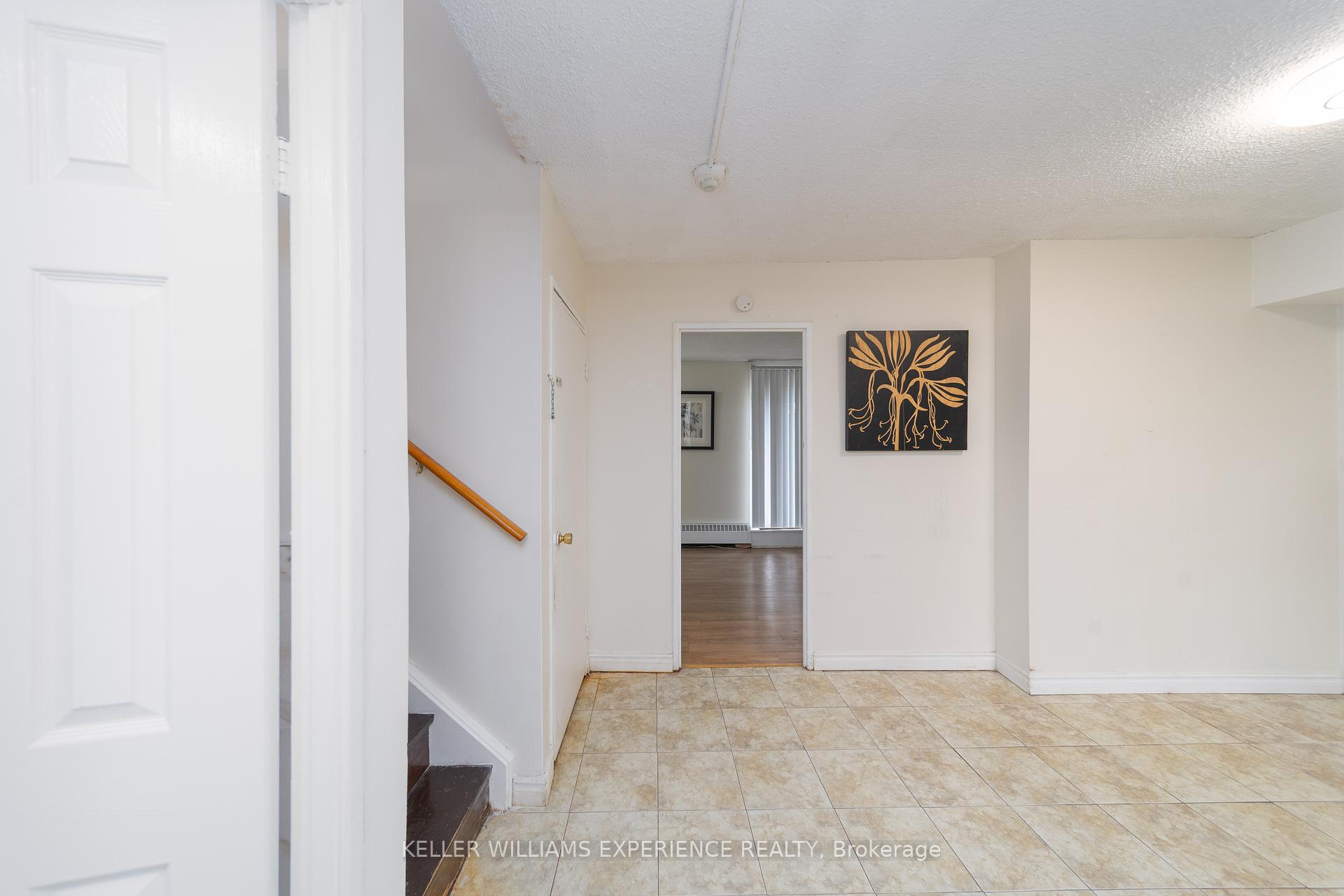 4 Bedrooms Condo at 4661 Jane, Toronto For sale