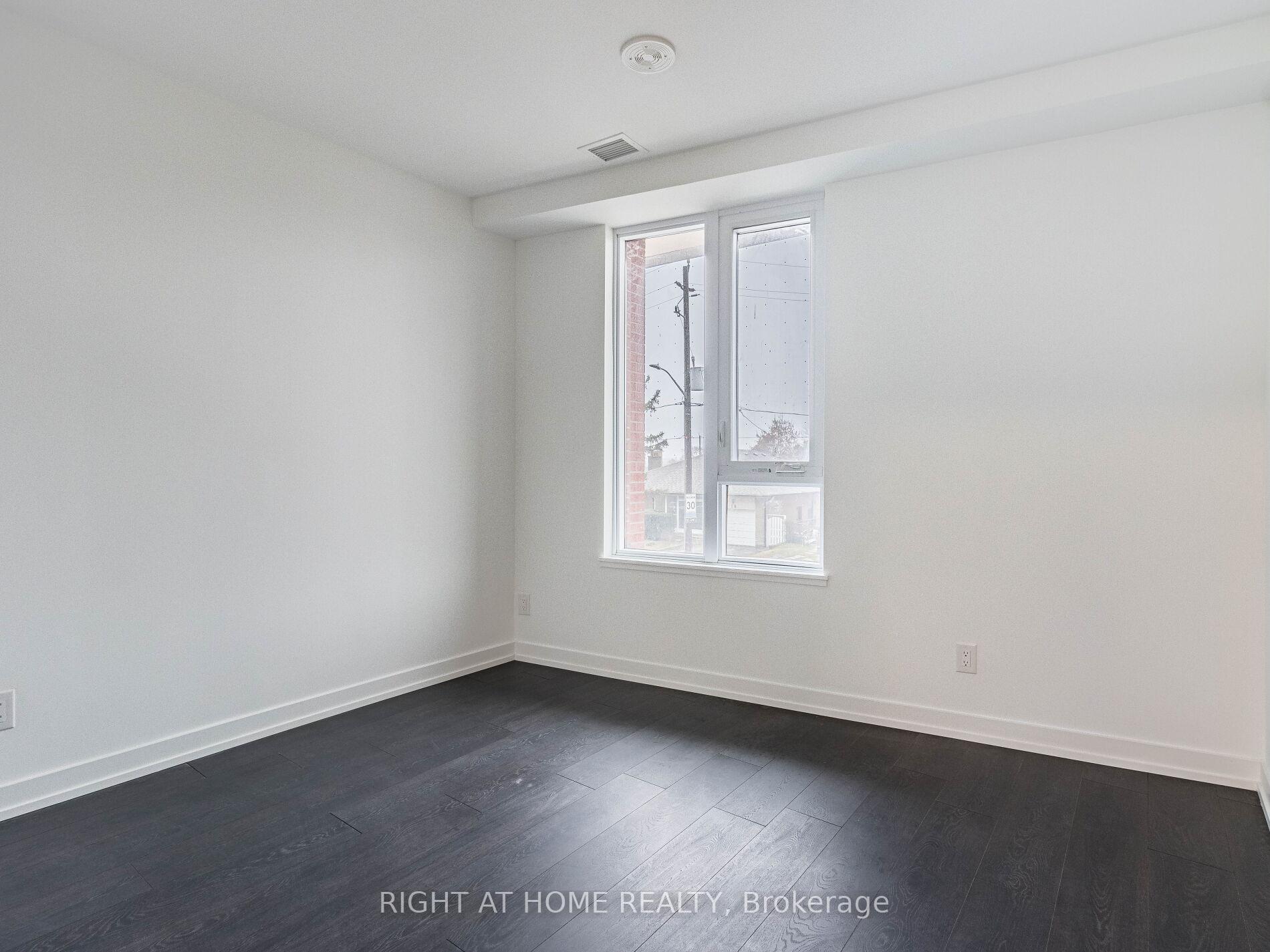 2 Bedrooms Condo at 5 maryport, Toronto For sale