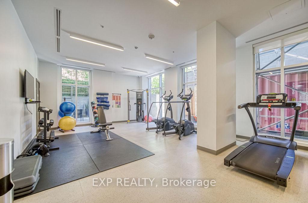 2 Bedrooms Condo at 68 Merton, Toronto For sale