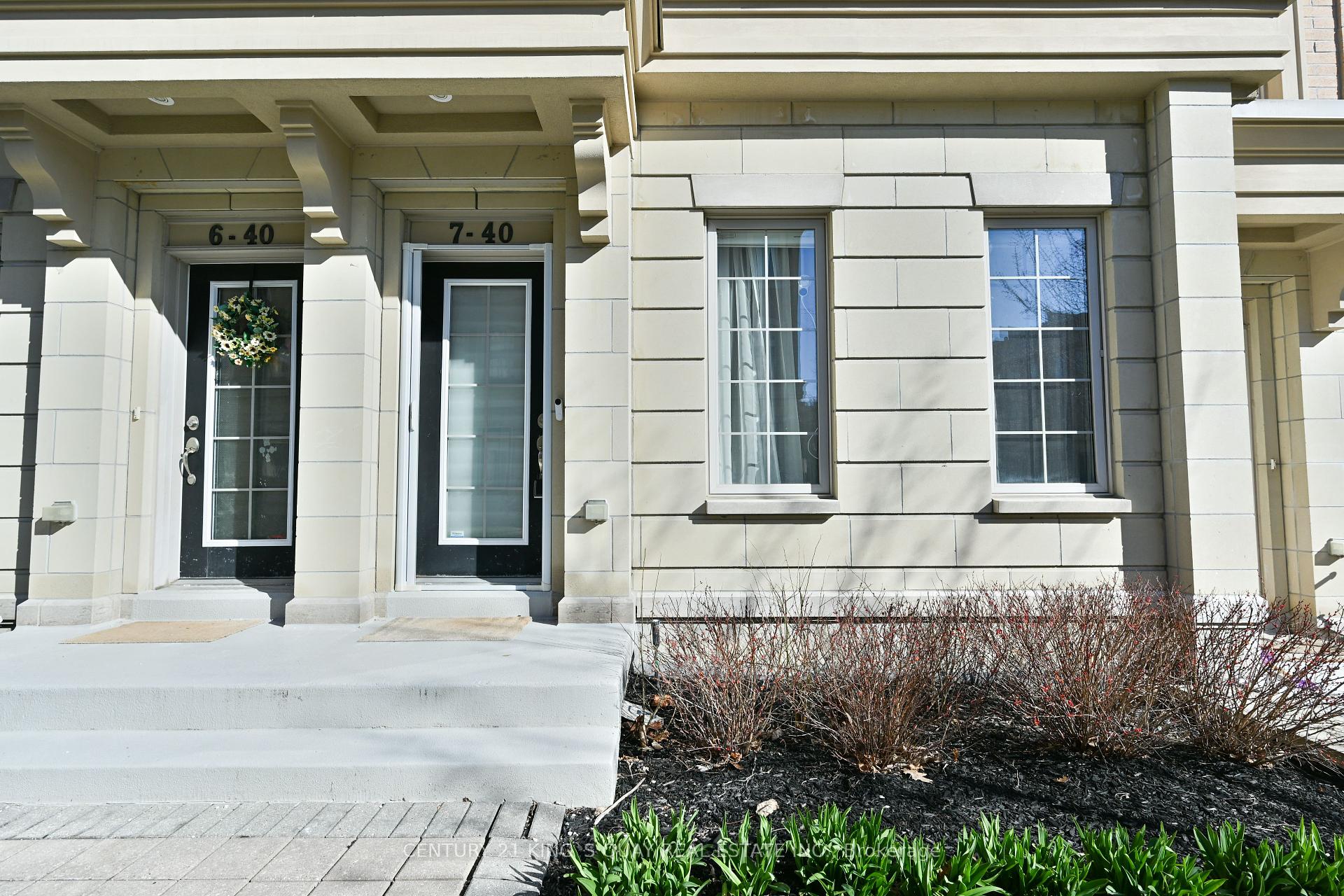 3 Bedrooms Condo at 40 Hargrave,  Toronto For sale