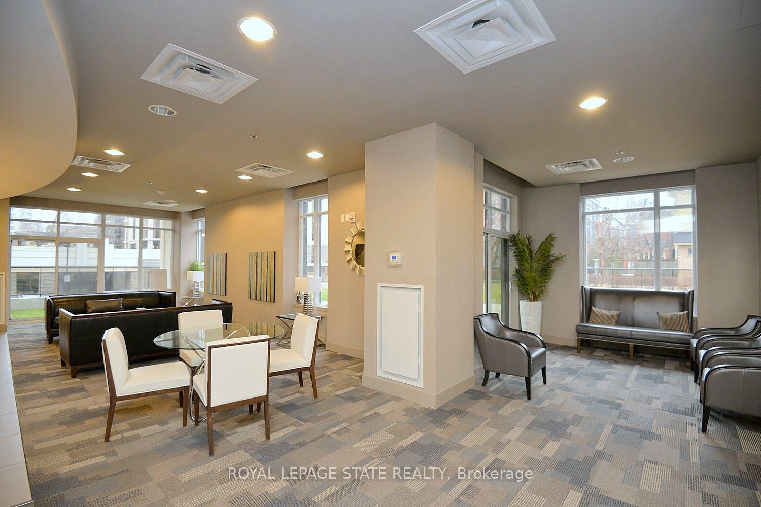 2 Bedrooms Condo at 90 Charlton, Hamilton For sale