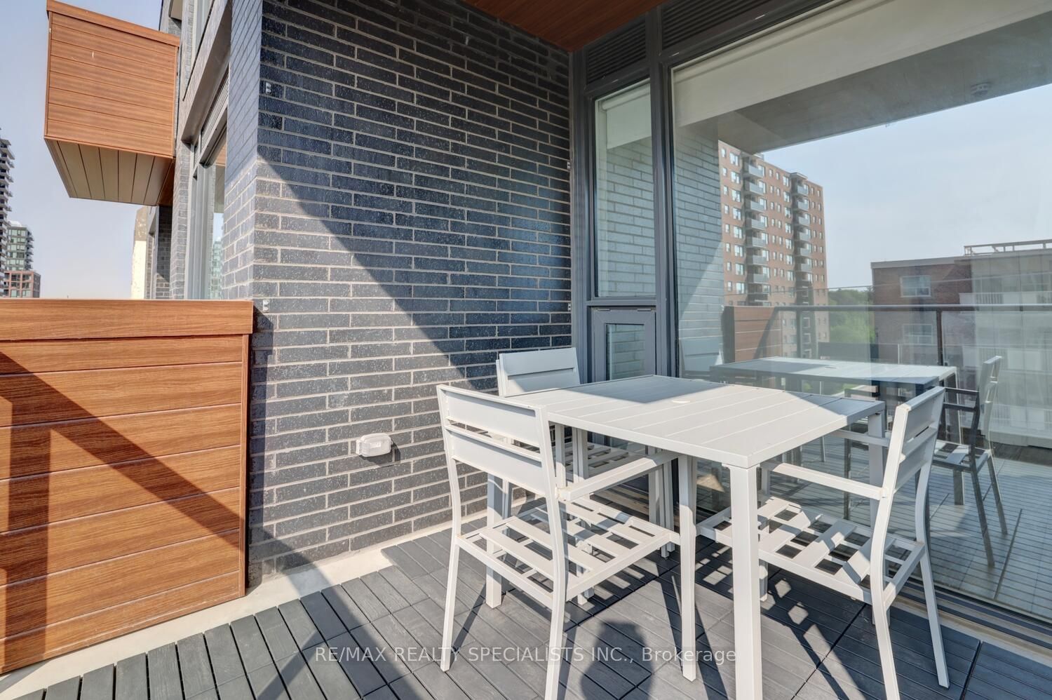 21 Park Street E, #616
