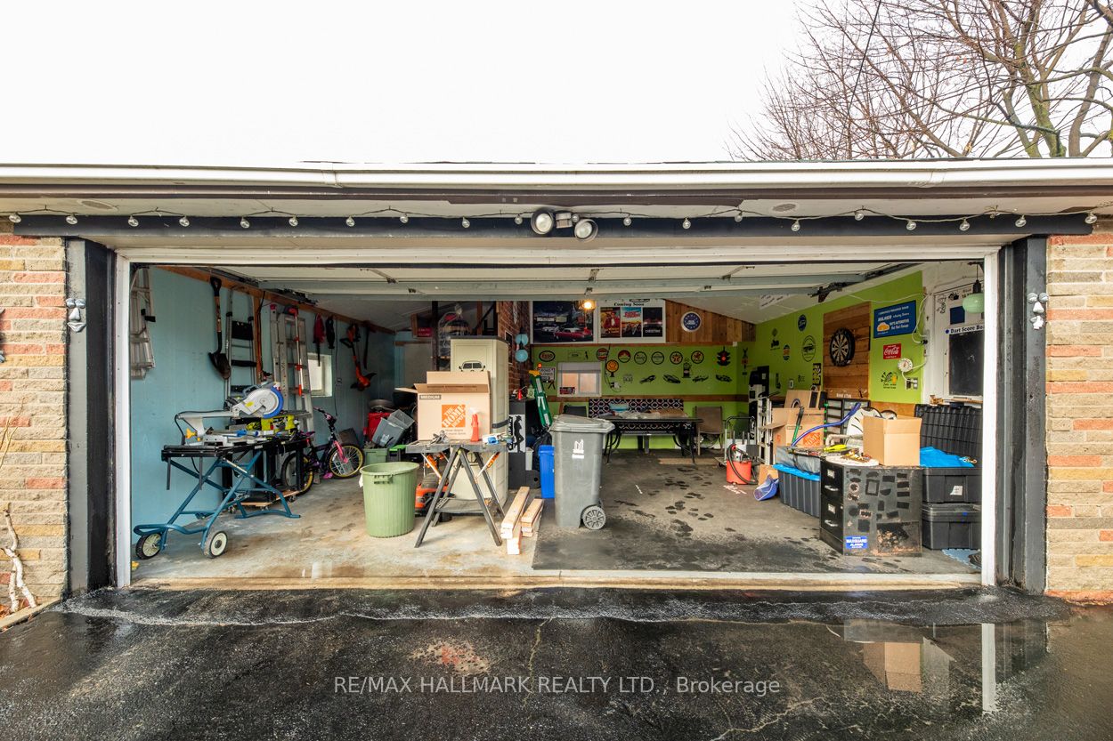 8 Vanbrugh Avenue, Toronto, ON M1N 3S7