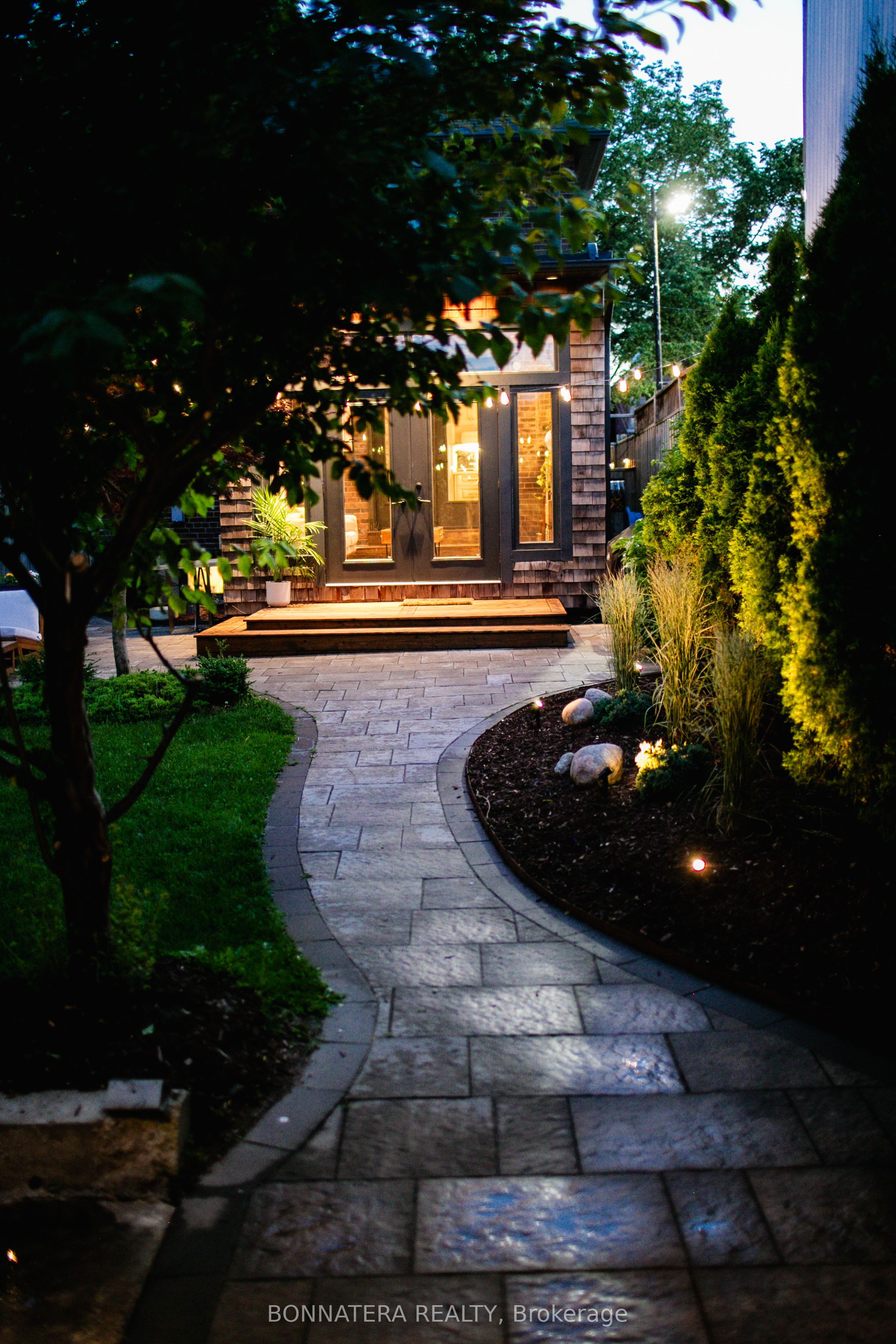 807 Indian Road