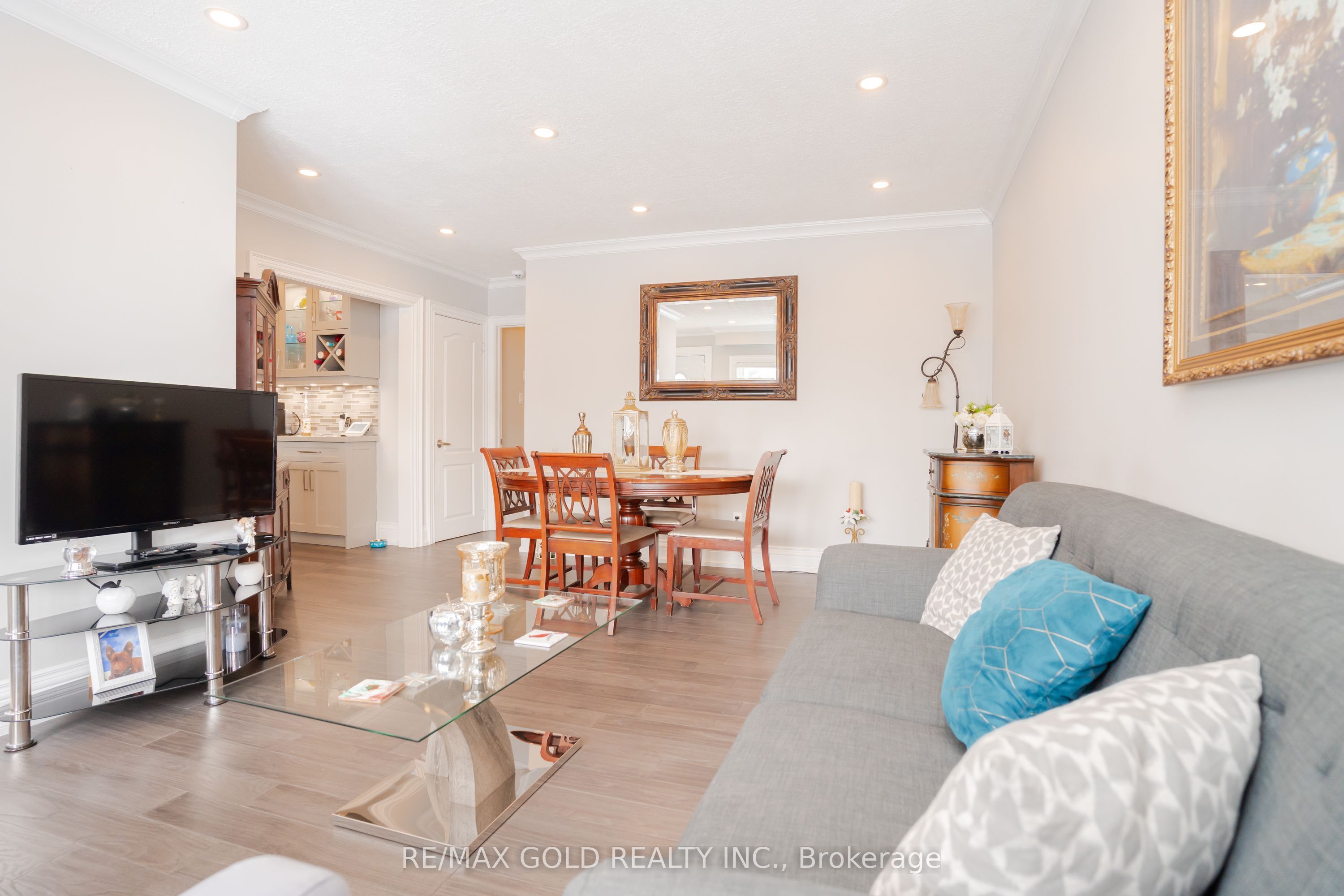 15 Castlemore Drive