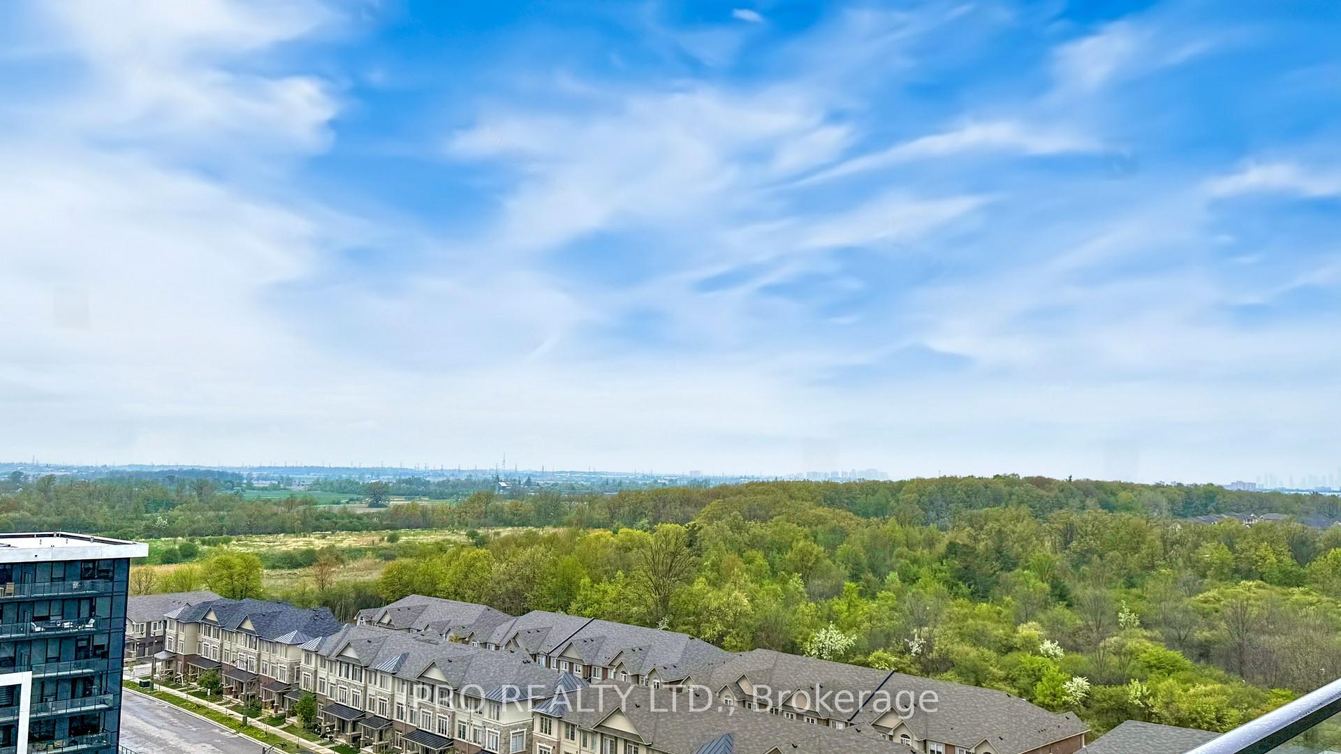 2 Bedrooms Condo at 3200 William Coltson, Oakville For sale