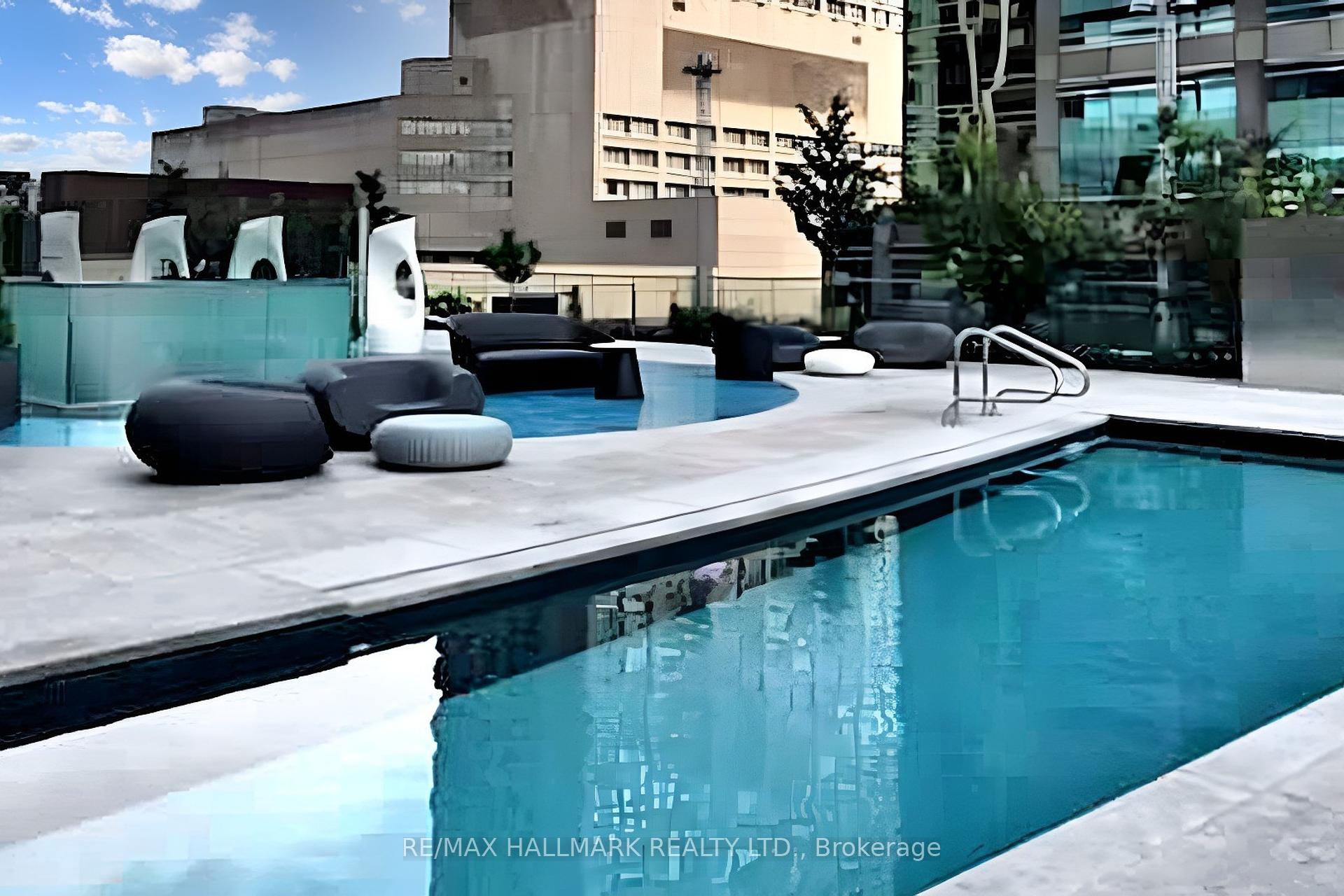 3 Bedrooms Condo at 1 Bloor,  Toronto For sale
