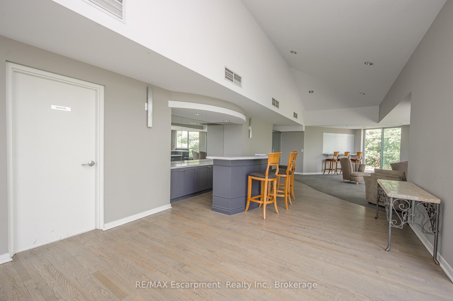 2 Bedrooms Condo at 250 MANITOBA, Toronto For sale