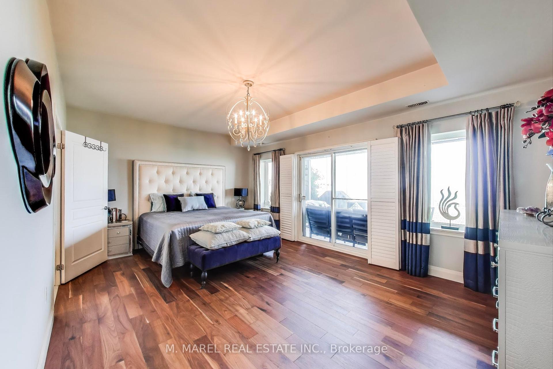 4 Bedrooms Condo at 484 Millen, Hamilton For sale