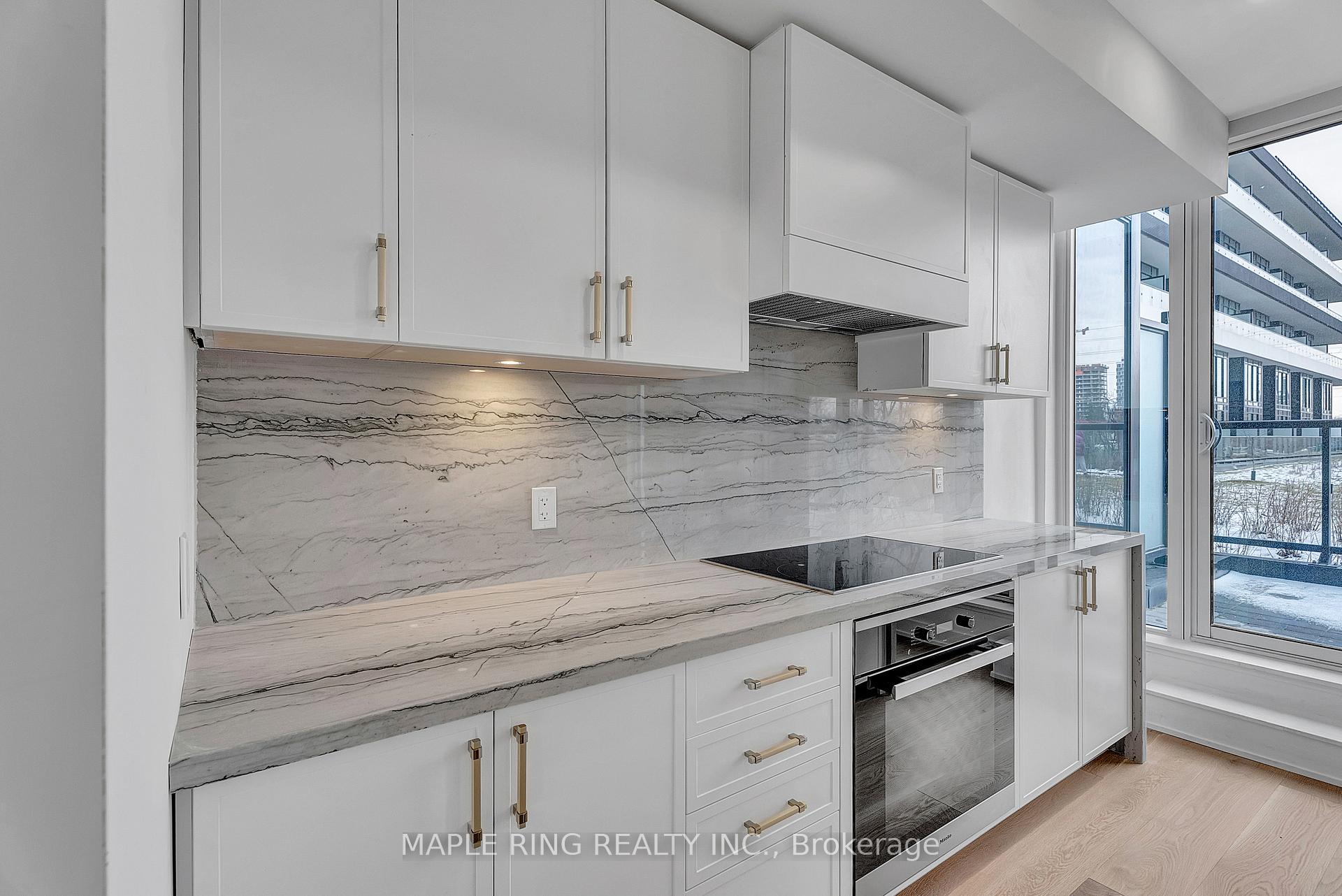 2 Bedrooms Condo at 2485 Taunton,  Oakville For sale