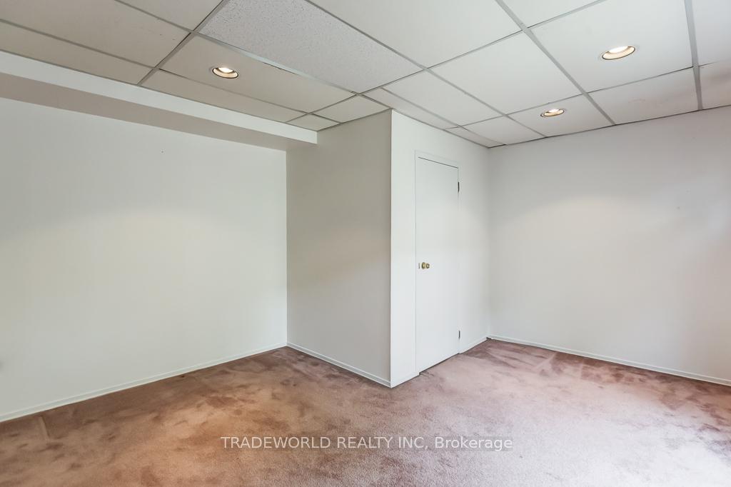 3 Bedrooms Condo at 50 Brookmill, Toronto For sale