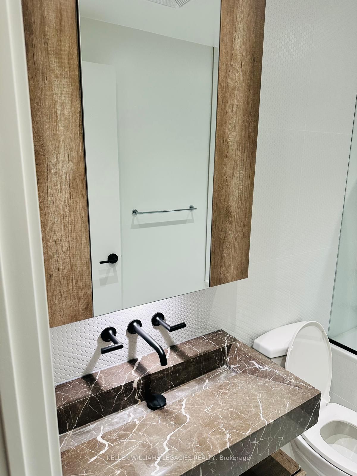 11 Yorkville Avenue, #3106