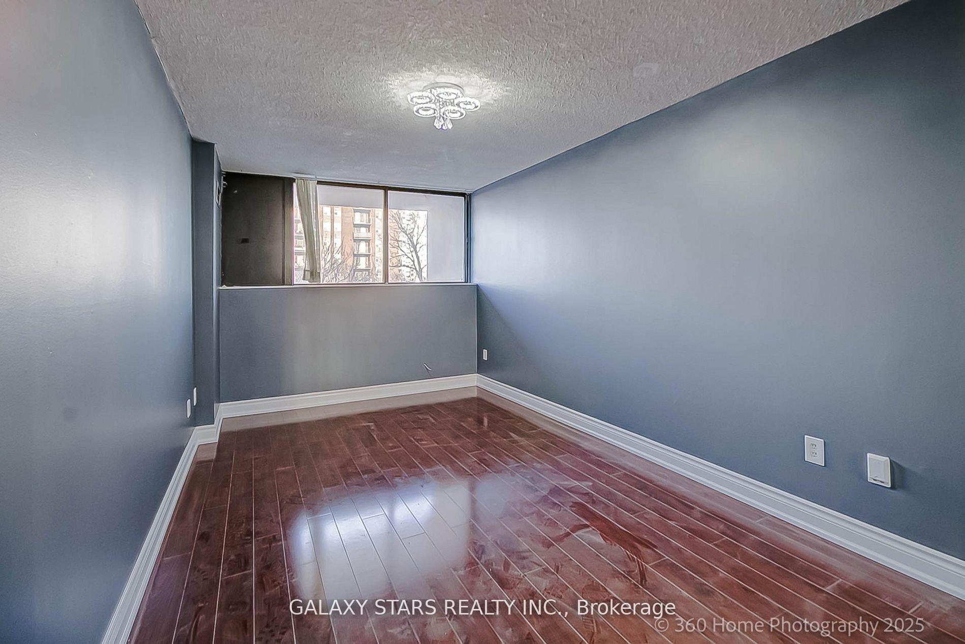 1 Bedroom Condo at 10 Tapscott,  Toronto For sale