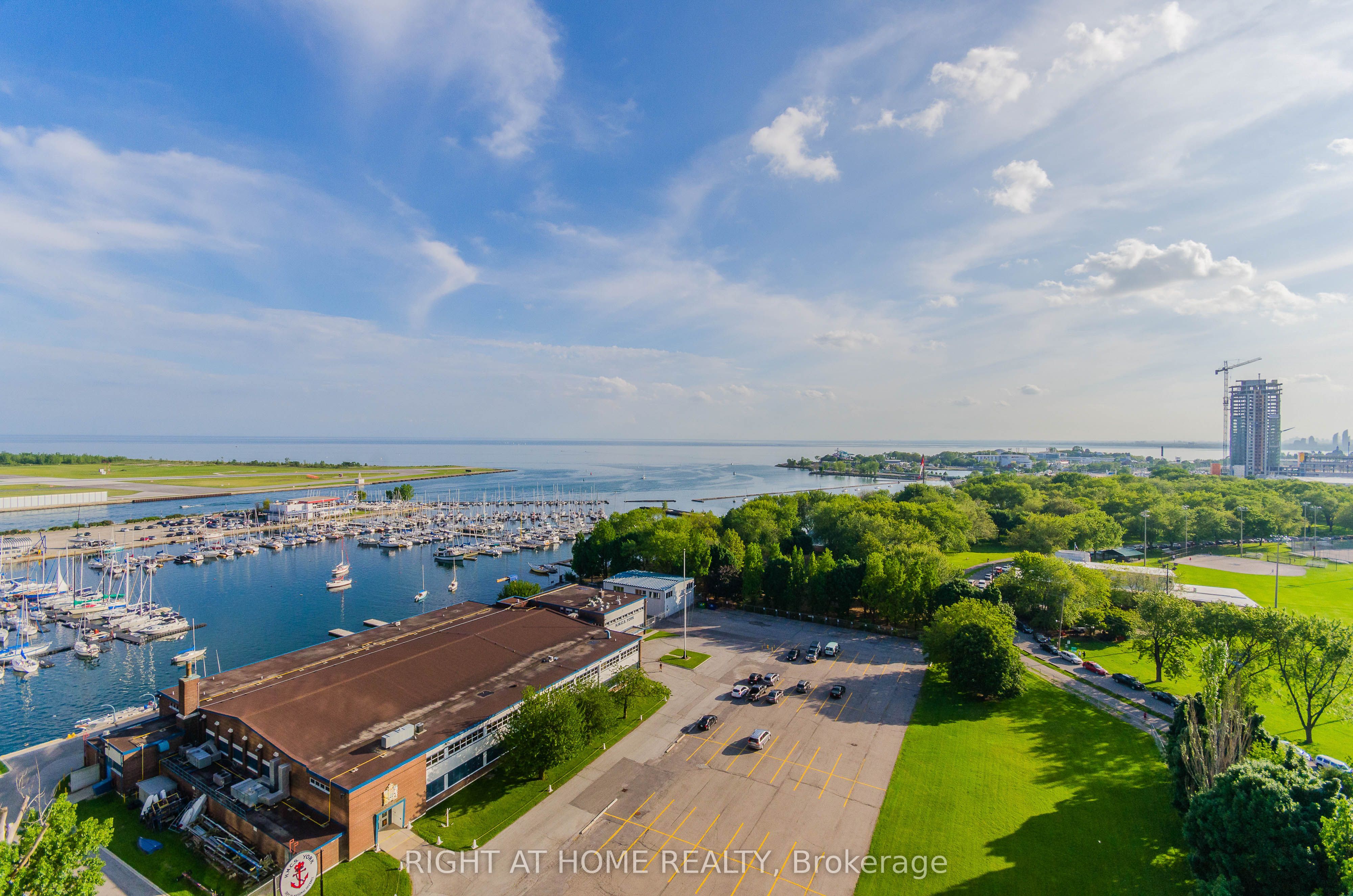637 Lake Shore Boulevard W, #1020