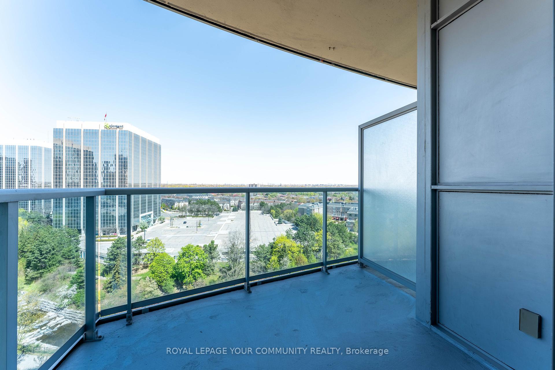 2 Bedrooms Condo at 80 Absolute, Mississauga For sale