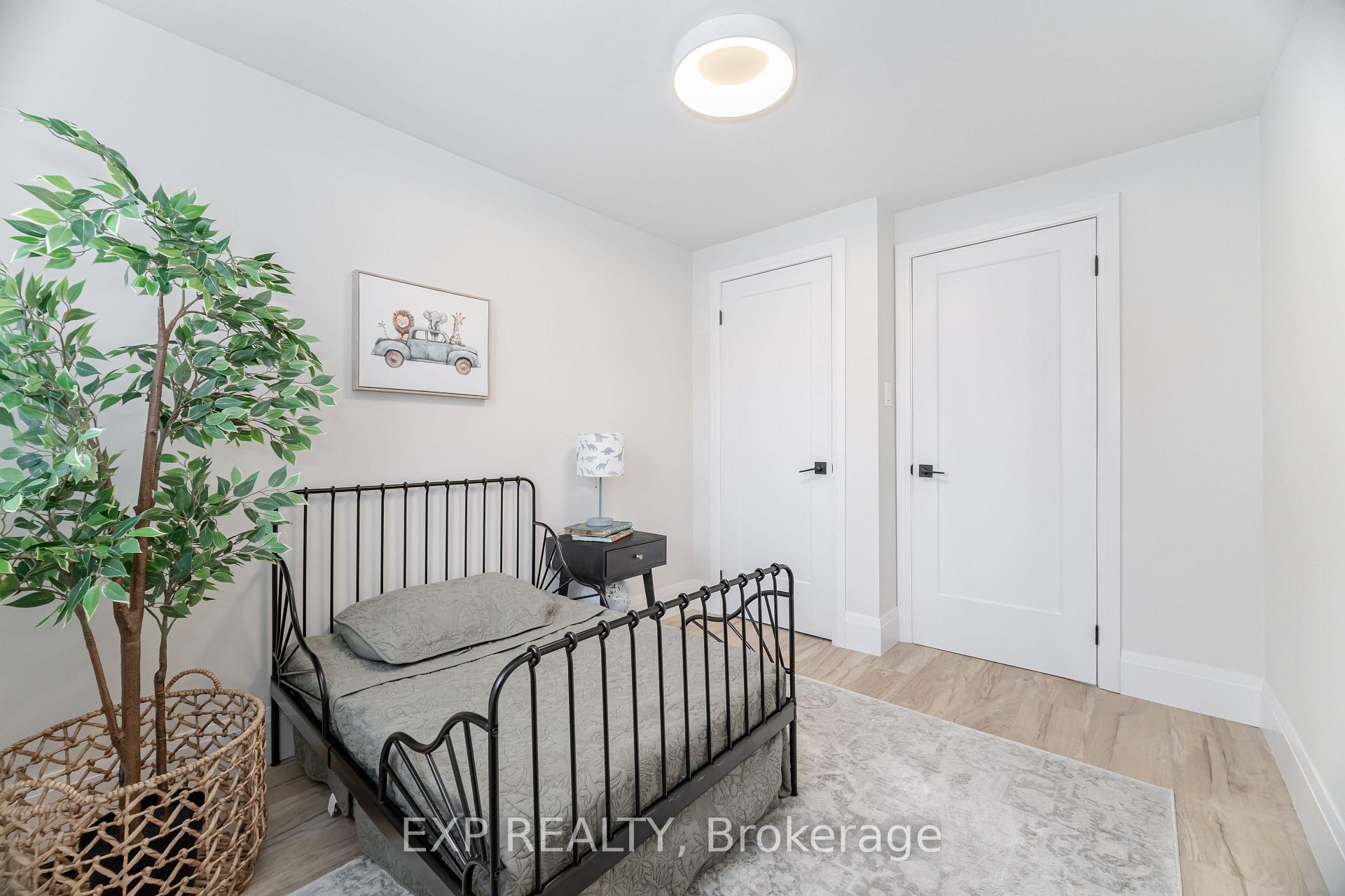 3 Bedrooms Condo at 120 Quigley,  Hamilton For sale