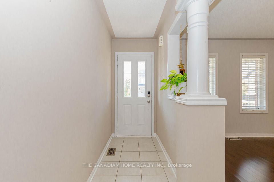 42 CAREY Lane, Clarington, ON L1C 0P2