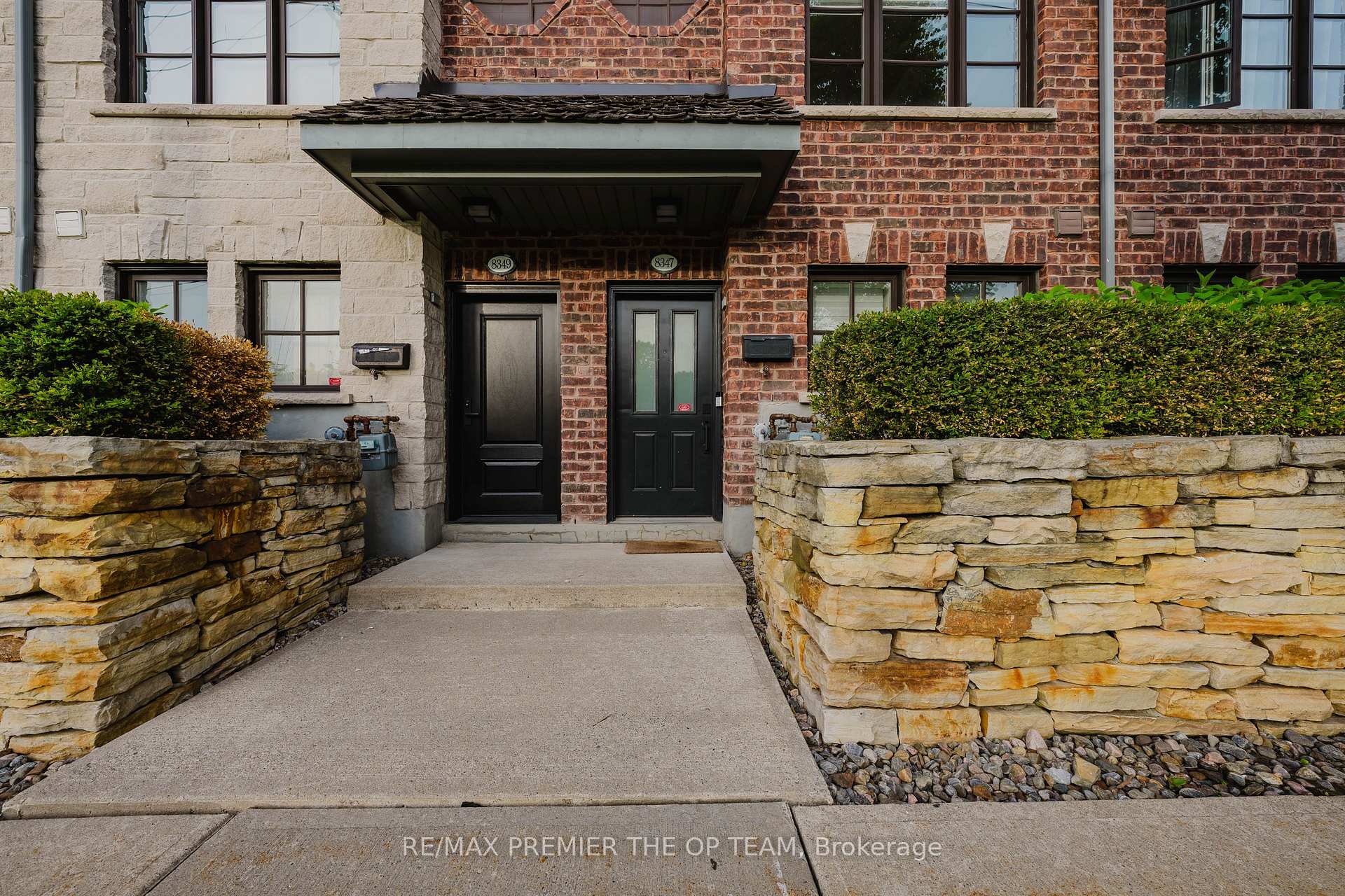 3 Bedrooms Condo at 8347 Kipling, Vaughan For sale