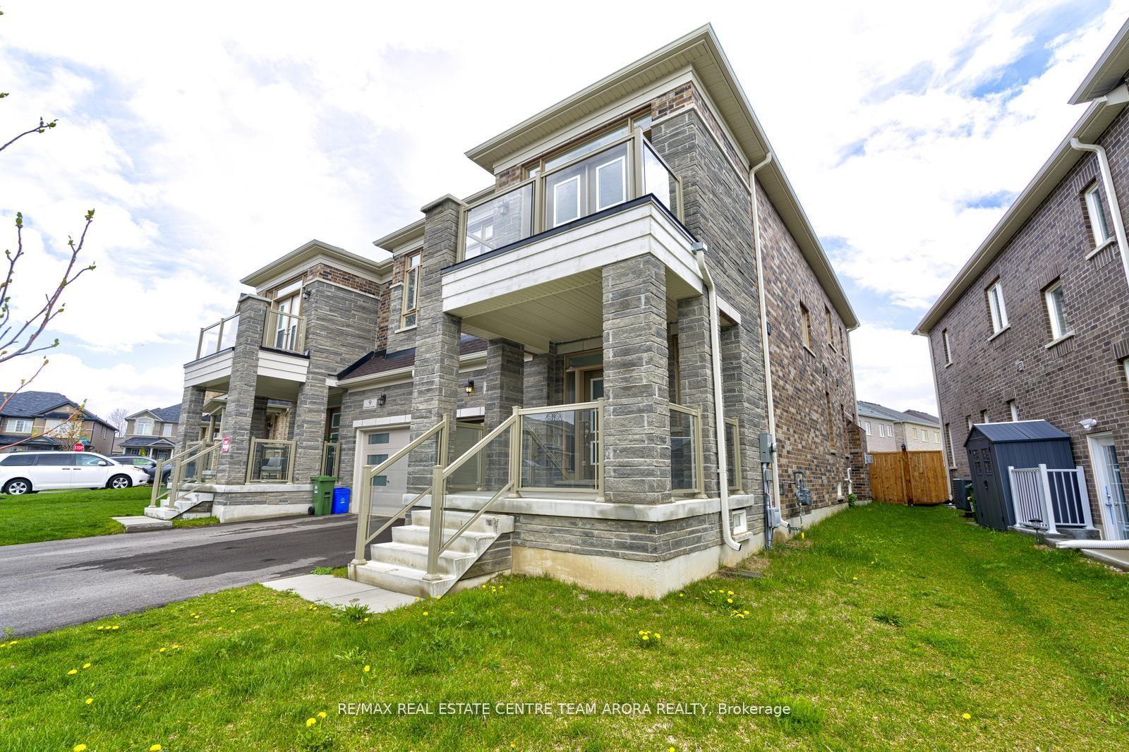 11 Trailbank Gardens, Hamilton, ON L8B 1Z3
