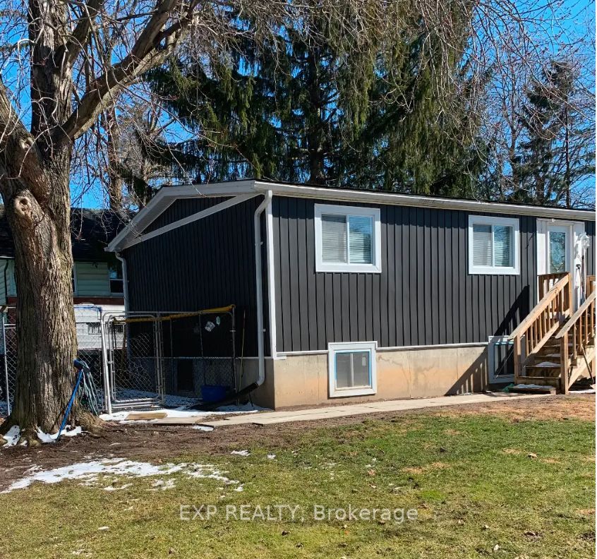 190 Ann Street, North Middlesex, ON N0M 2K0