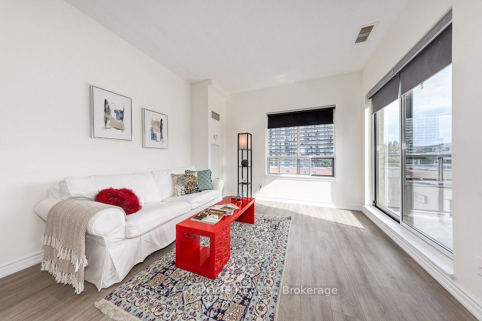 5940 Yonge