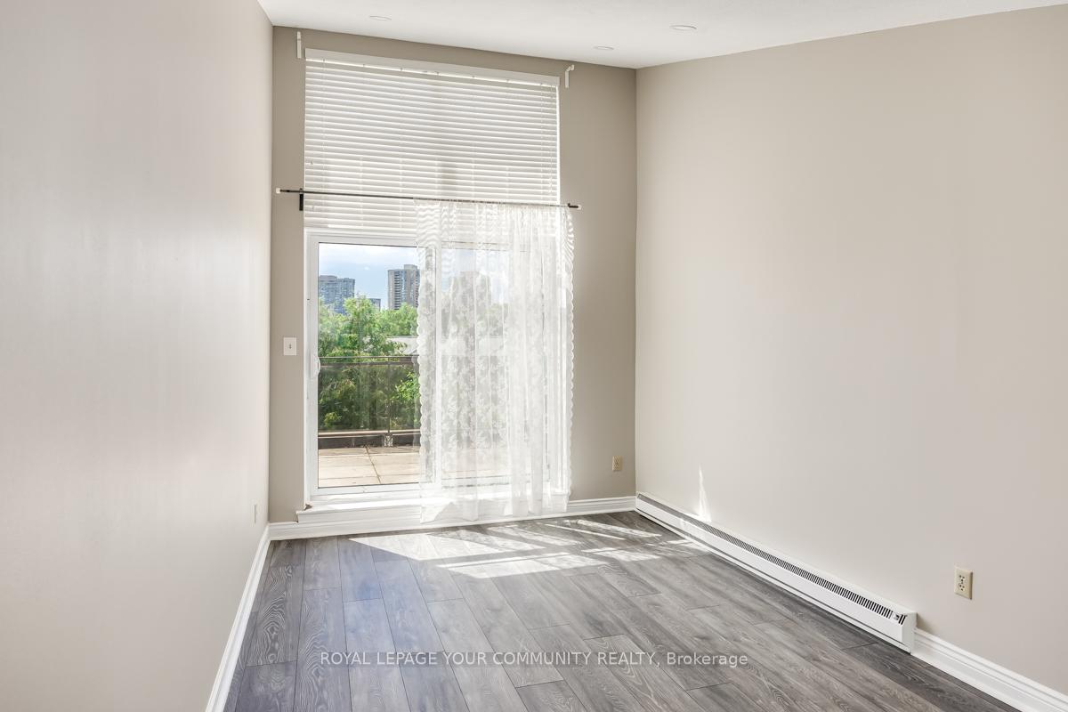 5 Bedrooms Condo at 25 Pebble, Toronto For sale