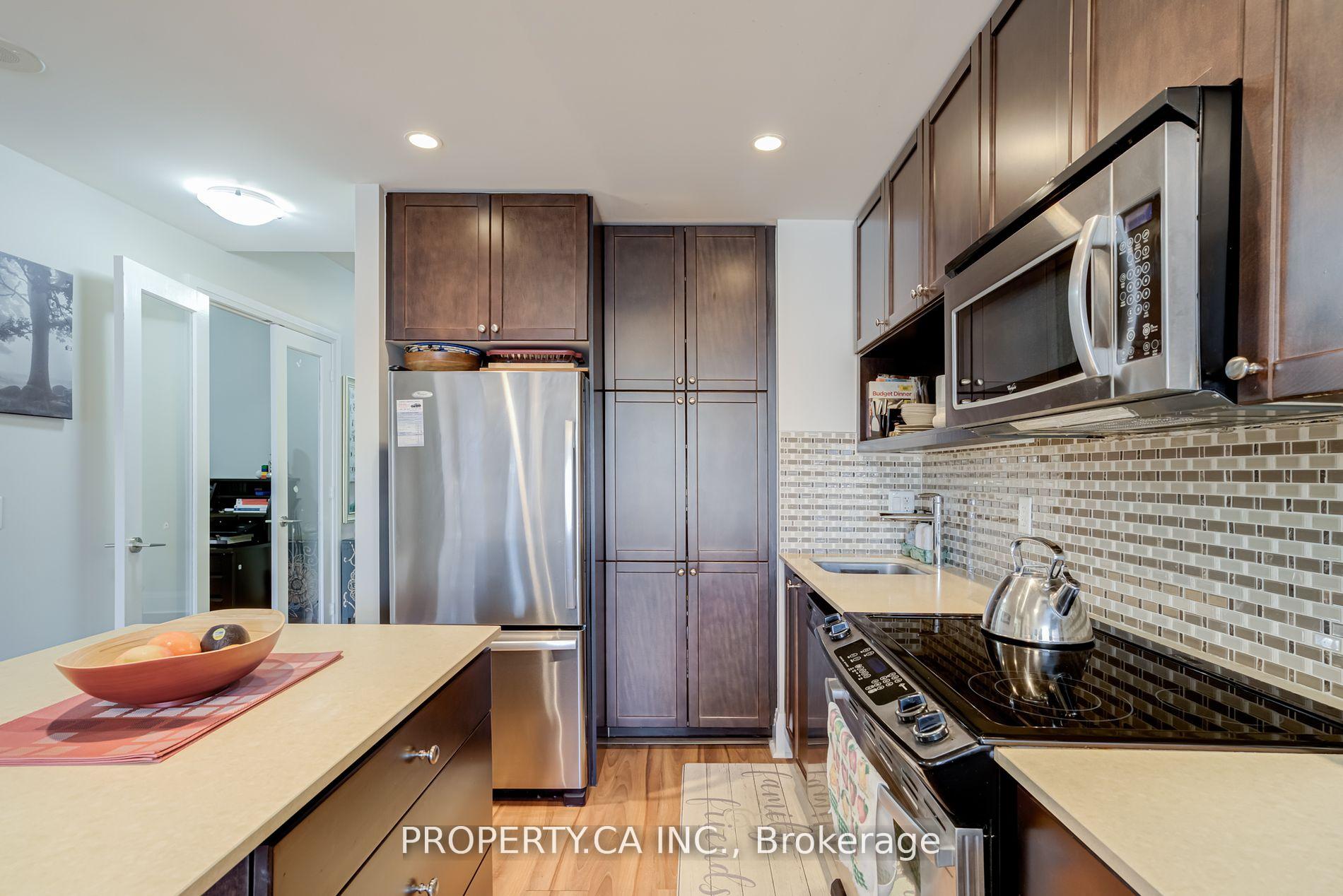 2 Bedrooms Condo at 100 Harrison, Toronto For sale