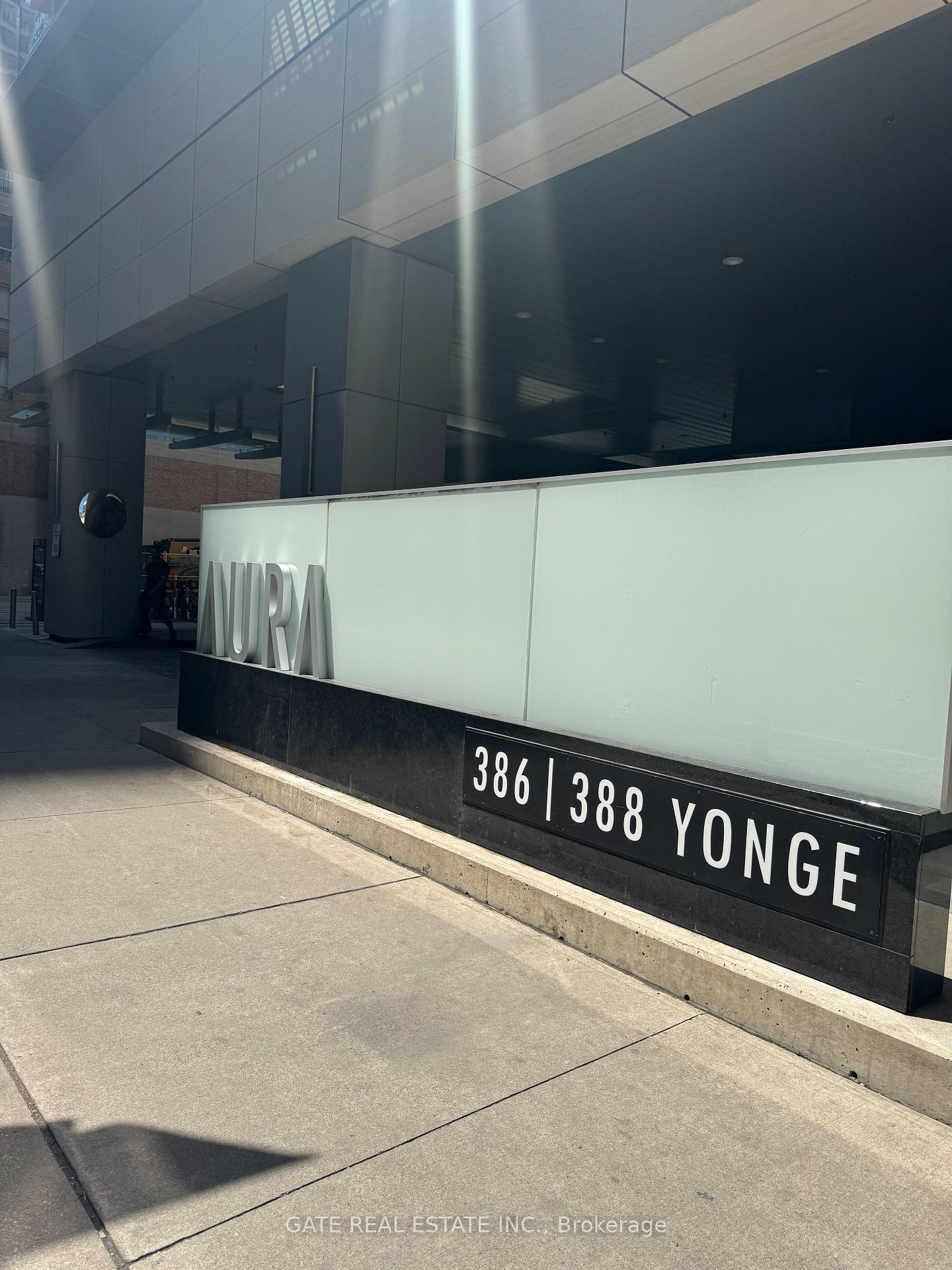3 Bedrooms Condo at 388 Yonge, Toronto For sale