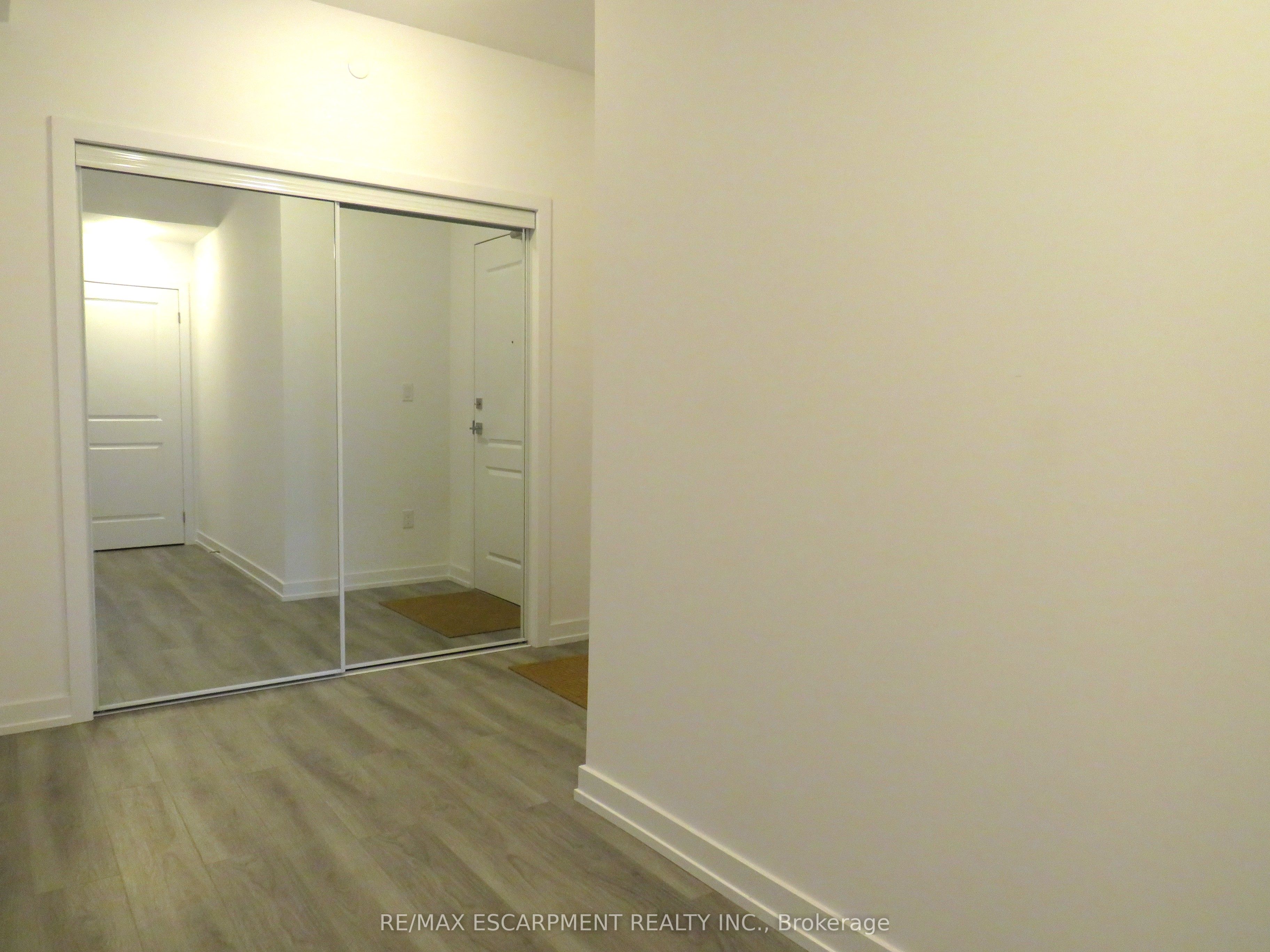 470 Dundas Street E, #305