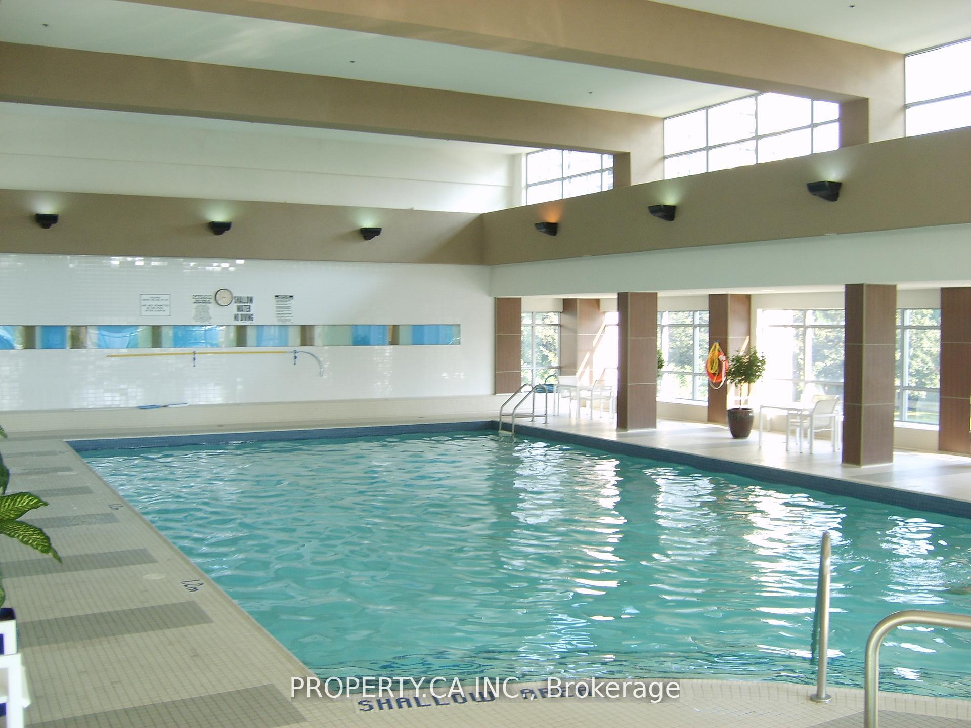 2 Bedrooms Condo at 33 Elm, Mississauga For sale