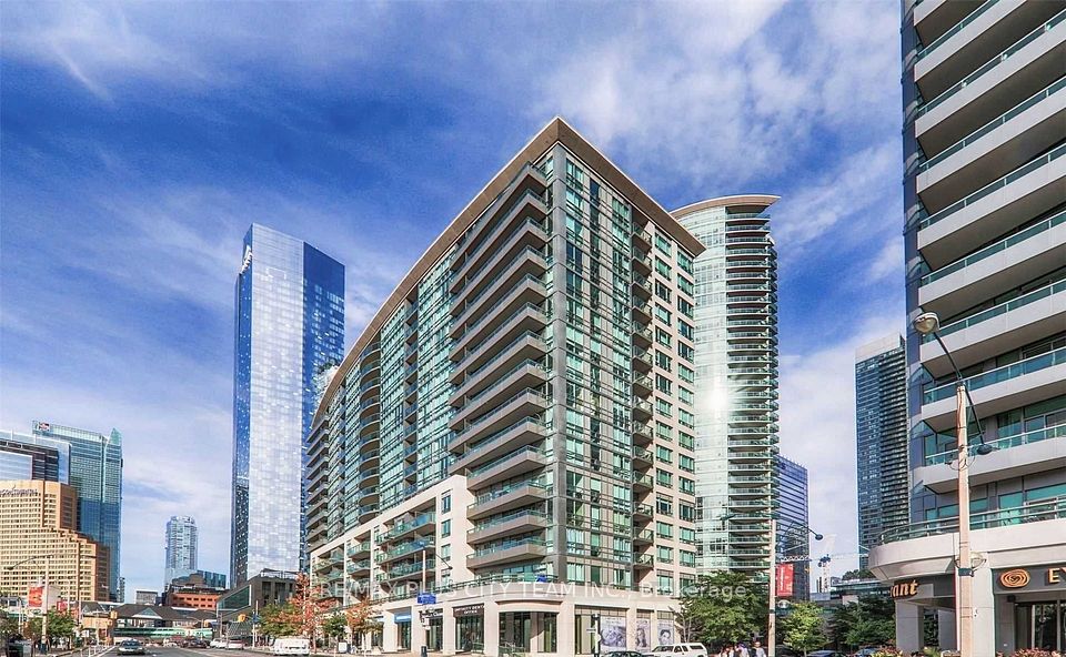 51 Lower Simcoe Street