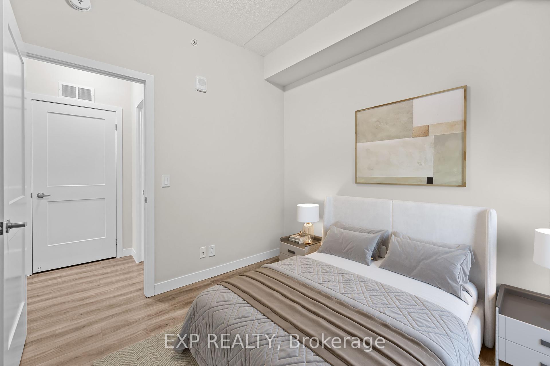 2 Bedrooms Condo at 15 Queen, Hamilton For sale