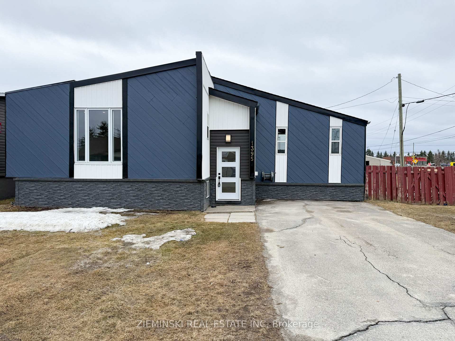 1395 Richard Crescent, Timmins, ON P4R 1K8