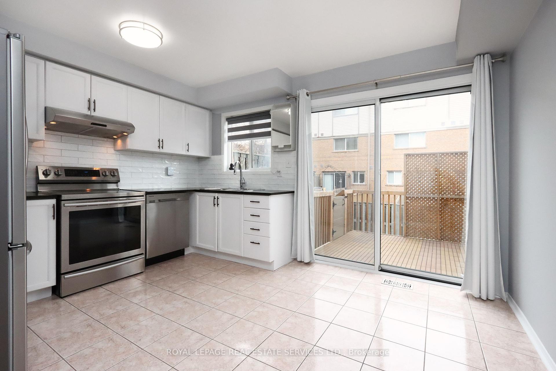 4 Bedrooms Condo at 1168 Arena, Mississauga For sale