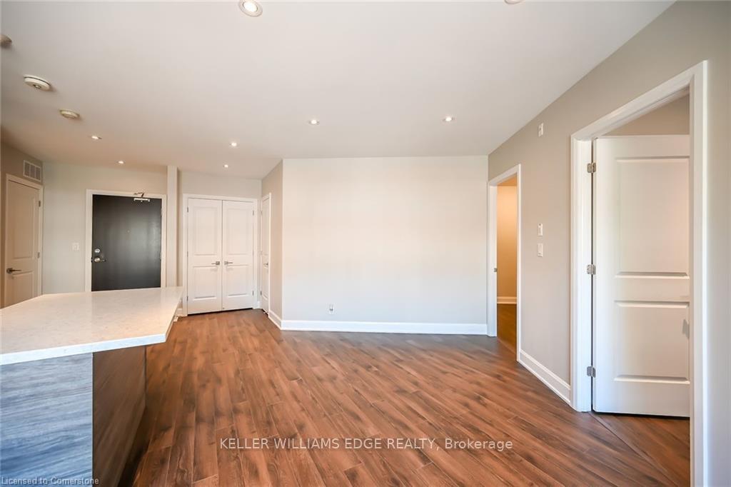 2 Bedrooms Condo at 2 King,  Hamilton For sale