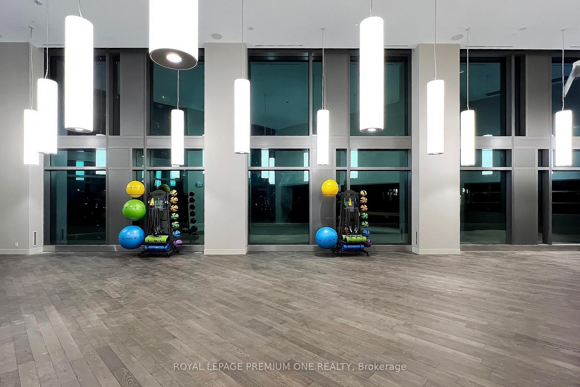 2 Bedrooms Condo at 1000 Portage,  Vaughan For sale