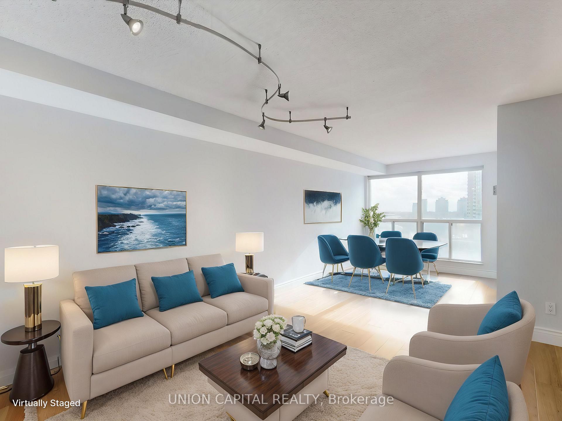 3 Bedrooms Condo at 28 Hollywood, Toronto For sale